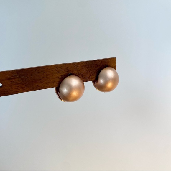 Chic Rose Gold Stud Earrings - Picture 3 of 3